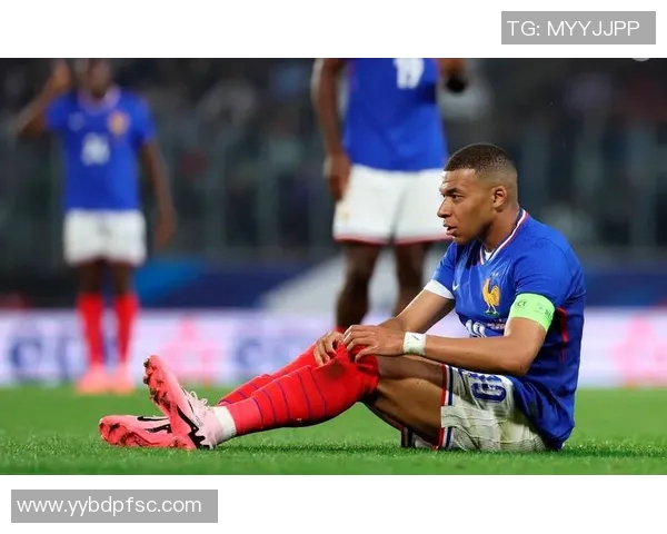 足球球星与队员深情亲吻庆祝胜利瞬间展现团队凝聚力与友谊精神